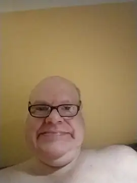 [10 Feb 18:38] Public Show – video modela na kameri jk6t