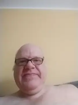 [11 Feb 13:42] Public Show – video modela na kameri jk6t