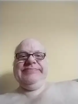 [15 Feb 16:27] Public Show – video modela na kameri jk6t