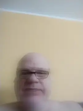 [17 Feb 13:04] Public Show – video modela na kameri jk6t