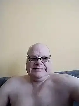 [19 Feb 13:07] Public Show – video modela na kameri jk6t