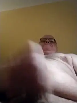 [19 Feb 21:57] Public Show – video modela na kameri jk6t