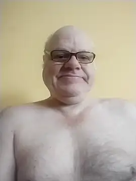 [20 Feb 09:53] Public Show – video modela na kameri jk6t