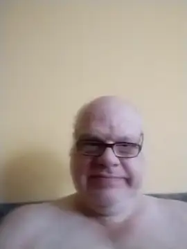 [22 Feb 12:27] Public Show – video modela na kameri jk6t