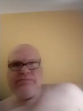 [23 Feb 21:55] Public Show – video modela na kameri jk6t