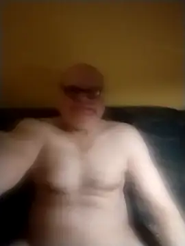 [23 Feb 22:40] Public Show – video modela na kameri jk6t