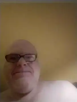 [26 Feb 06:10] Public Show – video modela na kameri jk6t