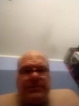 [28 Feb 00:41] Public Show – video modela na kameri jk6t