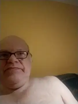 [1 Mar 18:49] Public Show – video modela na kameri jk6t