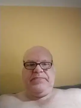 [1 Mar 19:09] Public Show – video modela na kameri jk6t