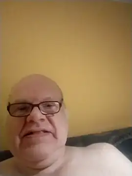 [1 Mar 19:18] Public Show – video modela na kameri jk6t