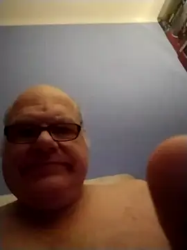 [7 Mar 03:58] Public Show – video modela na kameri jk6t