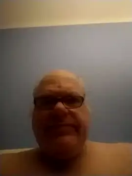 [11 Mar 05:44] Public Show – video modela na kameri jk6t