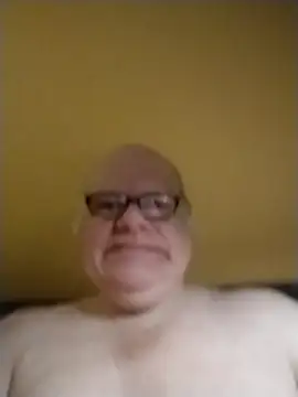 [16 Mar 04:08] Public Show – video modela na kameri jk6t