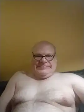 [19 Mar 19:14] Public Show – video modela na kameri jk6t