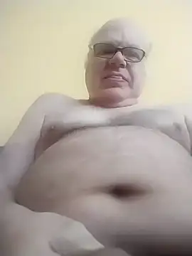 [23 Mar 12:45] Public Show – video modela na kameri jk6t