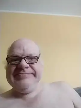 [28 Mar 13:45] Public Show – video modela na kameri jk6t