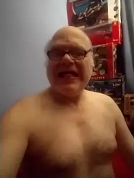 [4 Apr 04:21] Public Show – video od webkamerové modelky jk6t