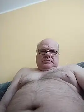 [9 Apr 14:07] Public Show – video modela na kameri jk6t