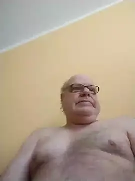 [20 Apr 12:24] Public Show — filmik jk6t, modela(-lki) na kamerkach