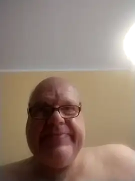 [28 Aug 13:19] Public Show - vídeo de la modelo de cam jk6t