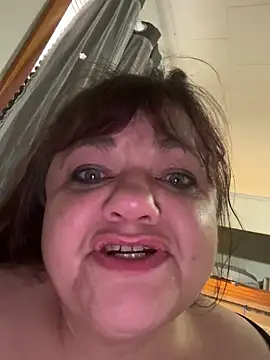 [24 Oct 09:42] Private Show - video av Luciouslouise72@xh cam model