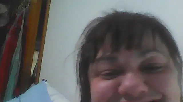 [11 Nov 12:45] Public Show - video av Luciouslouise72@xh cam model