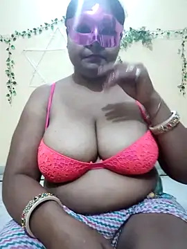 Private Show - video by LustyBhabhi cam model