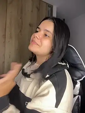 [18 Dec 01:34] Private Show - video by 2Angela_ cam model