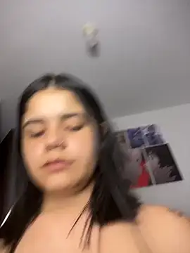 a bit milk tits and spread pussy, toes and toes nails. - vidéo du modèle de showcams 2Angela_
