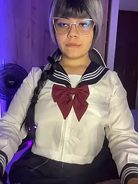 [22 Jun 23:50] Private Show – видео вебкам-модели XXXAngella