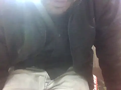 Hairy chest show - video by indihotguy cam model