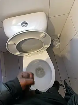 Dick Show in the shower - video by Redfucks333 cam model