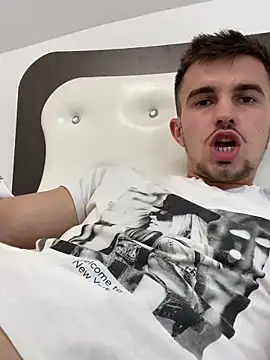 💦💦💦 — filmik Demonpull69, modela(-lki) na kamerkach