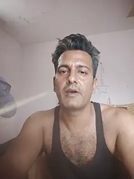 Couples nude full hard more than fucking machine - vidéo du modèle de showcams DADDYOFALLDADDY