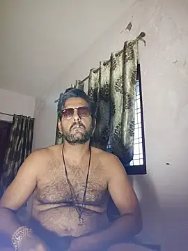 Full nudé  jerk off hairy chest