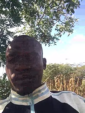 Forest outdoor cum - vidéo du modèle de showcams Kaizer1