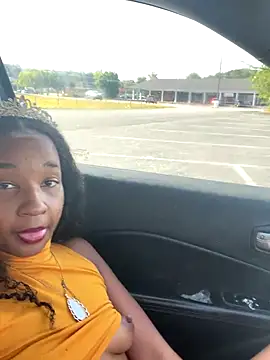 I can’t believe he walked passed my car while I was cumming !! - video by DominaLunaLusty cam model