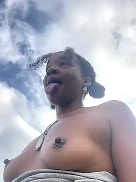 [9 Aug 09:34] Public Show - video by DominaLunaLusty cam model