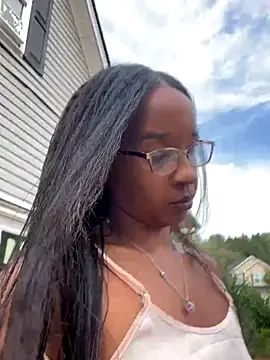 [21 Oct 11:27] Public Show - video by DominaLunaLusty cam model