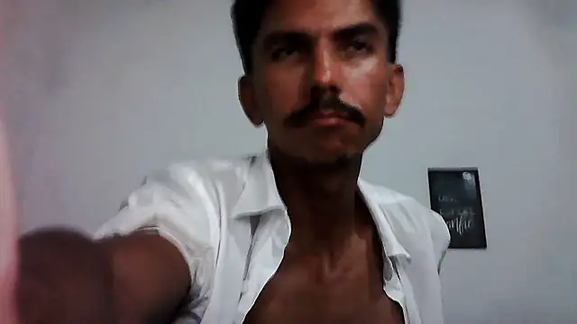 [15 Apr 23:45] Private Show - Video von MagrinhoSaradoo Cam-Model