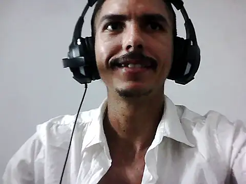 [2 Nov 20:14] Public Show - Video von MagrinhoSaradoo Cam-Model