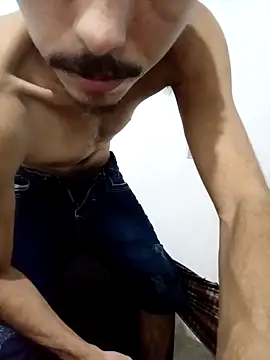 [20 Jan 02:11] Private Show - video av MagrinhoSaradoo cam model