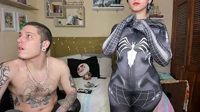 SpiderGril - video by Blondandtattoofaced cam model