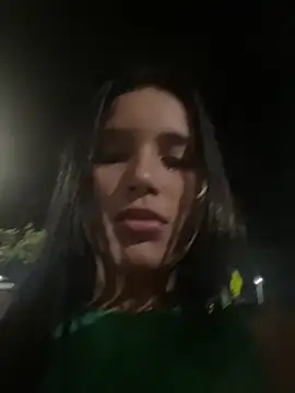 suck dick in the street amazin - video by the_queen_of_street cam model