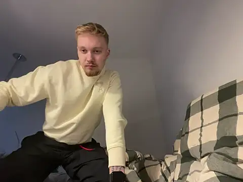 Ohne Cumshot - video by luciothegoat cam model