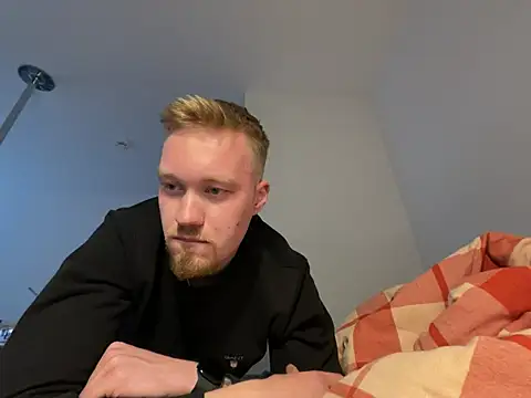 [24 Apr 09:04] Private Show - video by luciothegoat cam model