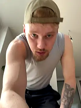 [22 Sep 09:36] Private Show - video by luciothegoat cam model