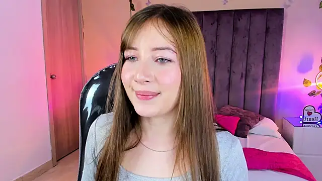 Estrenando juguete 🙈💦 - video by Dahlia_Rousse cam model