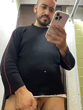 Acabé bastante y rico - video by leonardohot1987 cam model